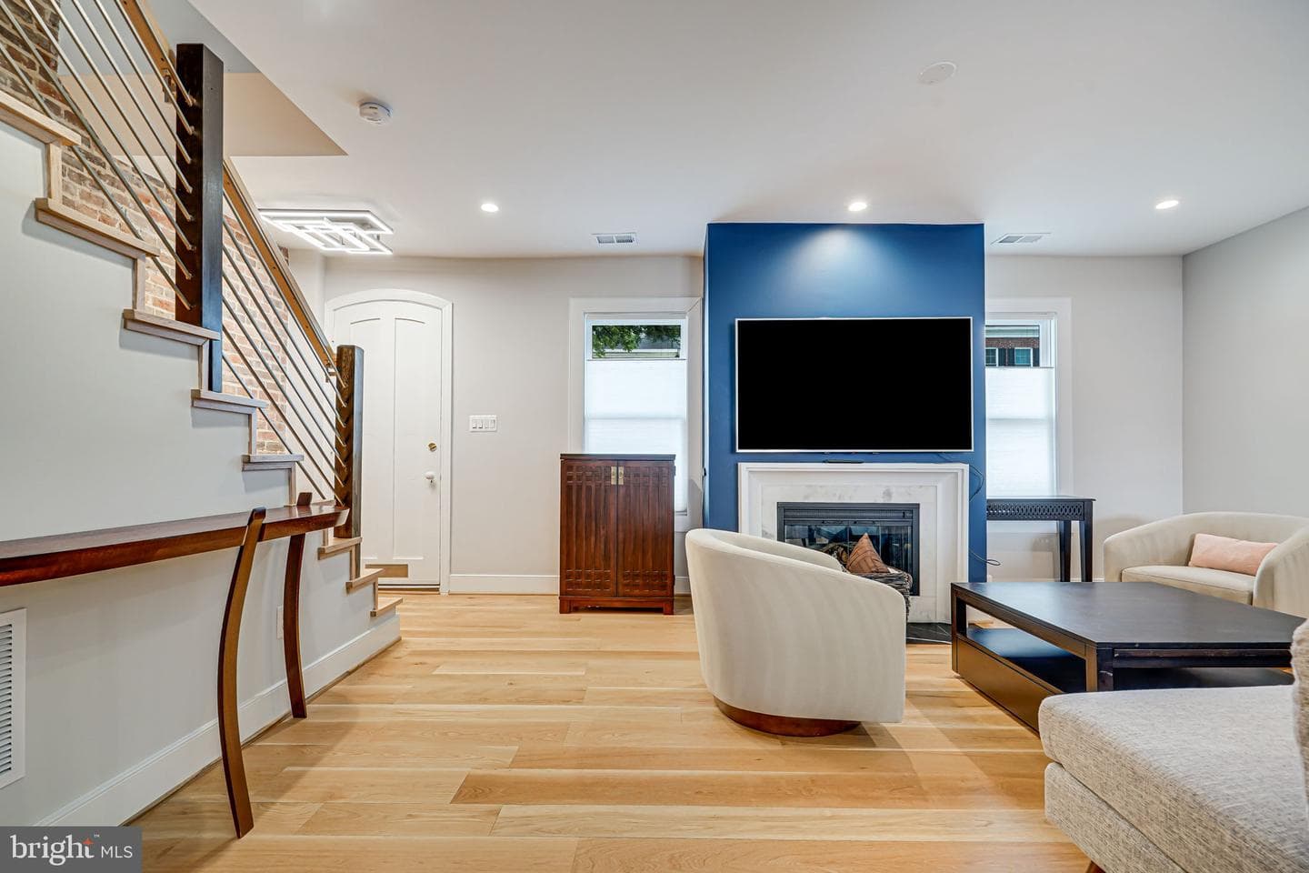 1015 Duke Street photo 4