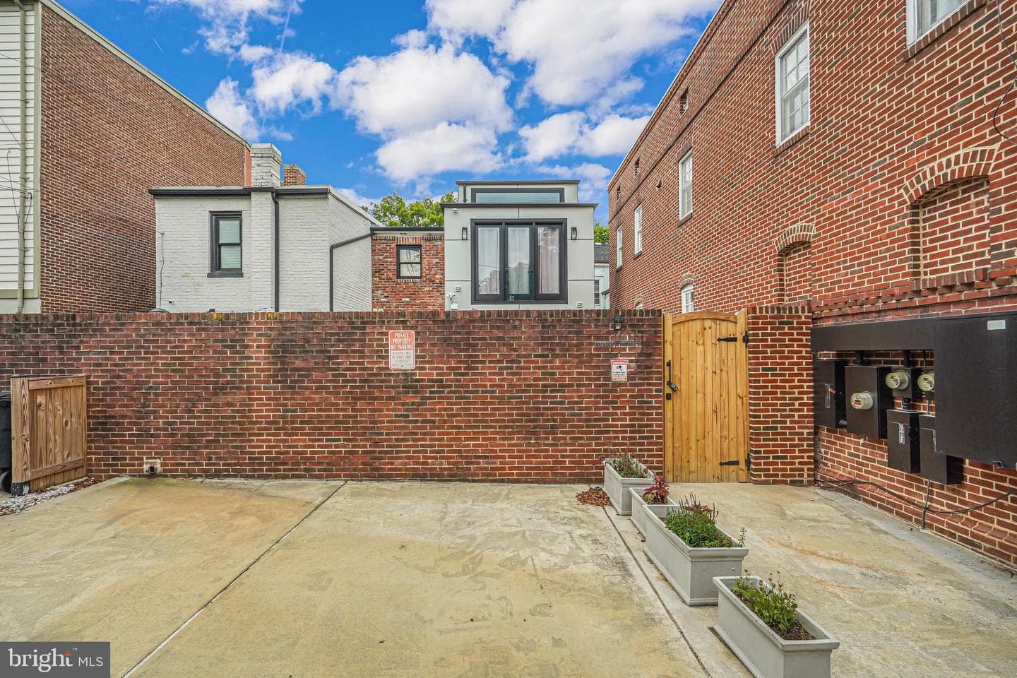 1015 Duke Street photo 52