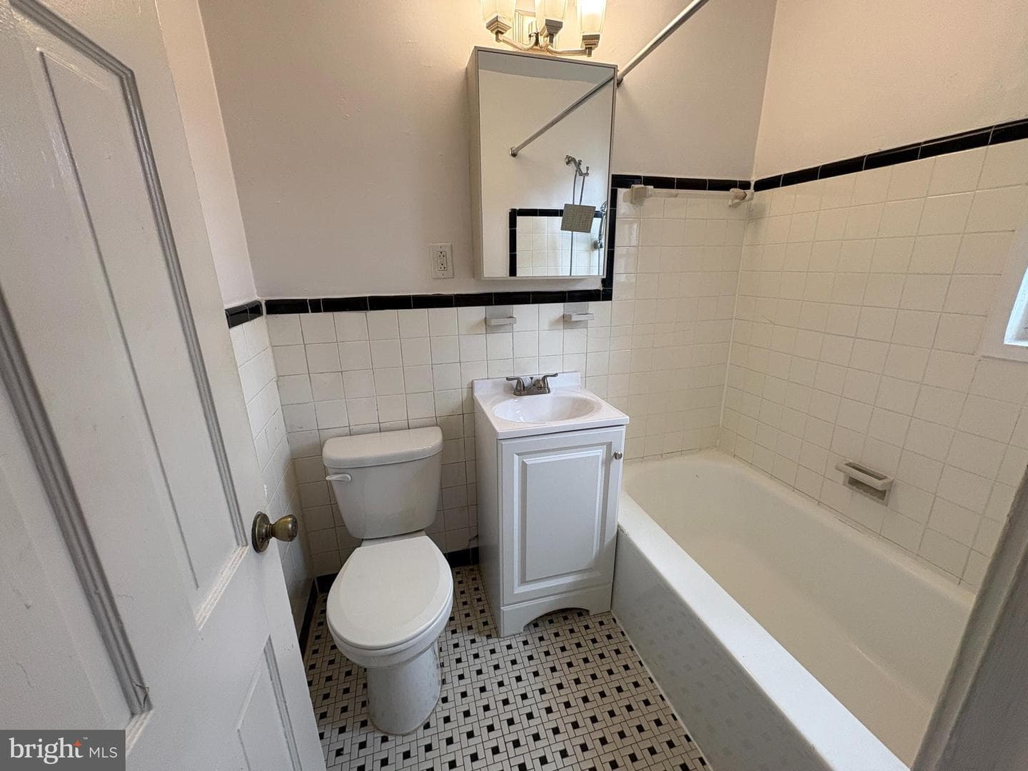 1702 W Abingdon Dr # 201 photo 16