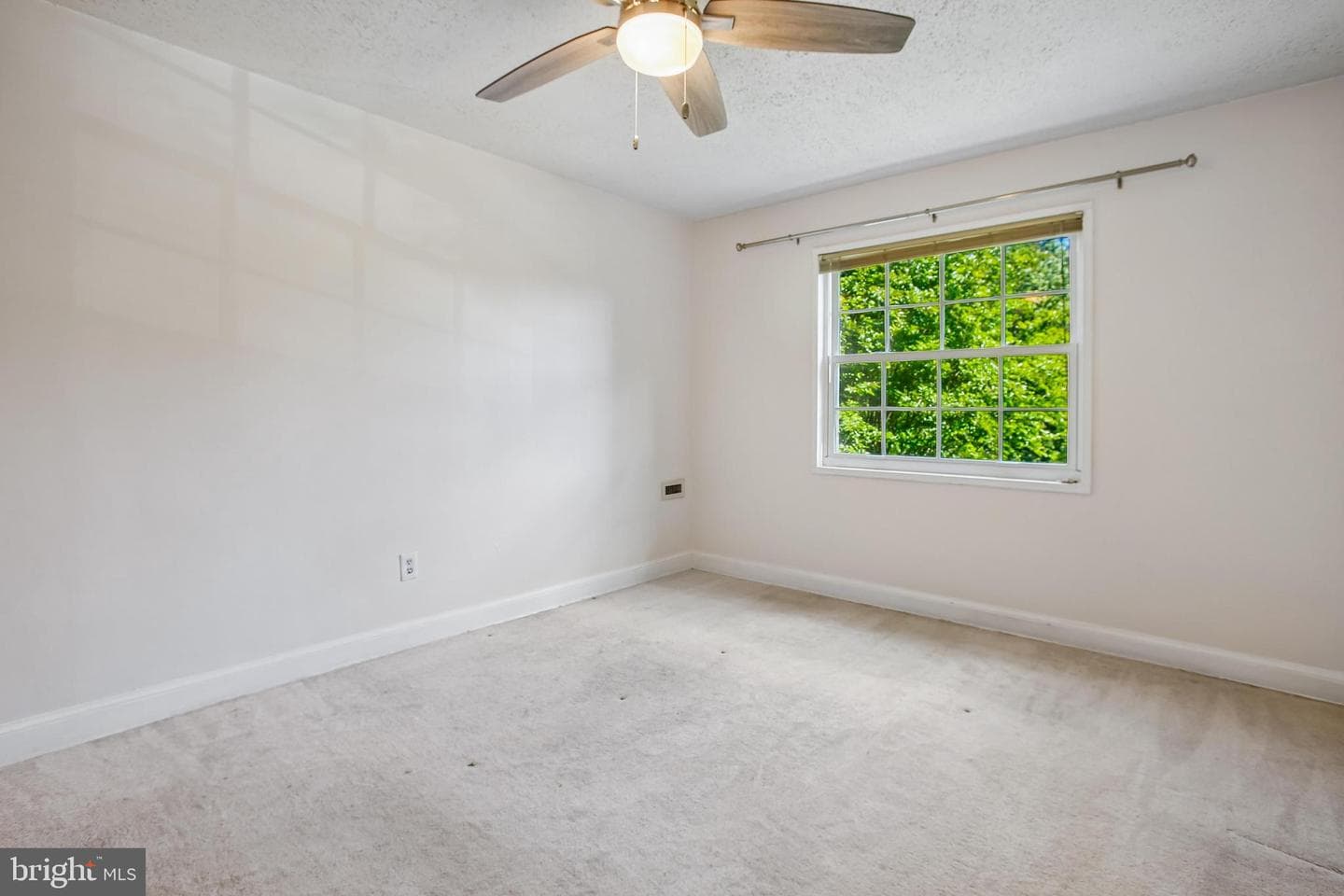 1702 W Abingdon Dr # 201 photo 20
