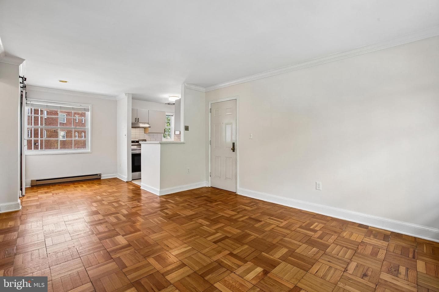 1702 W Abingdon Dr # 201 photo 23