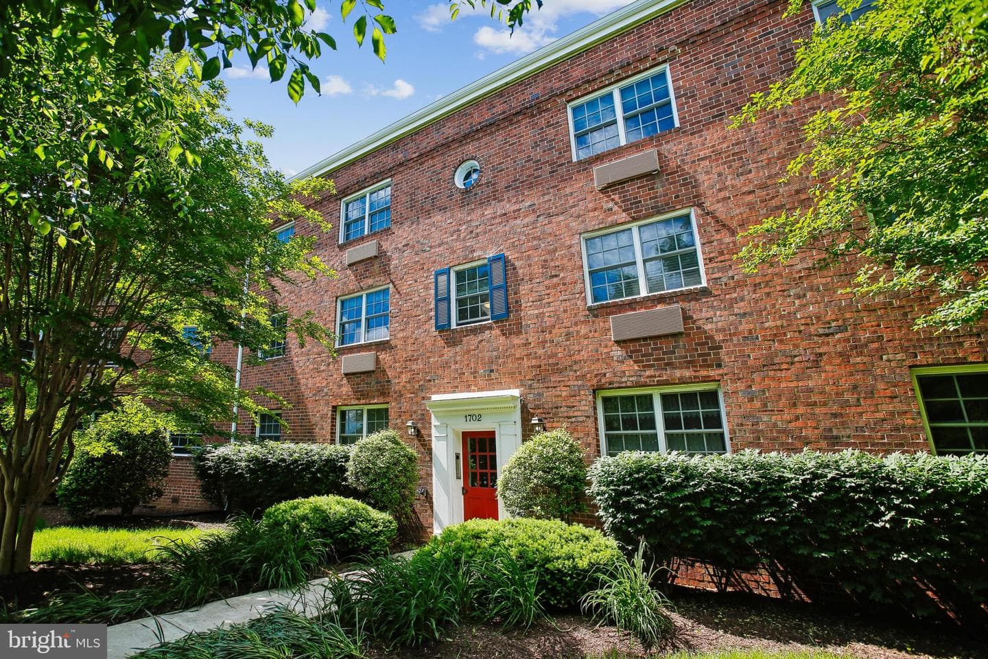 1702 W Abingdon Dr # 201 photo 24