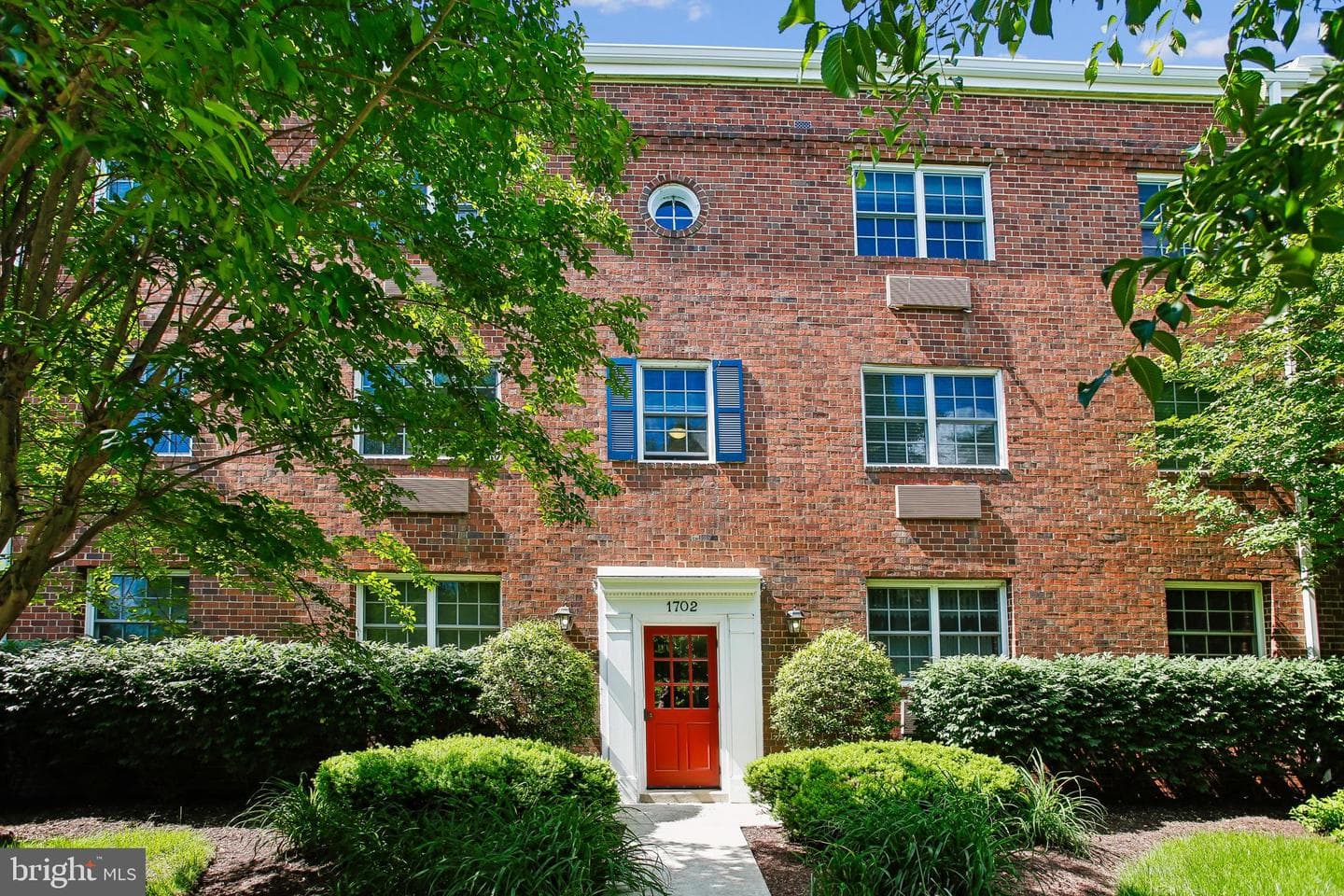 1702 W Abingdon Dr # 201 photo 27
