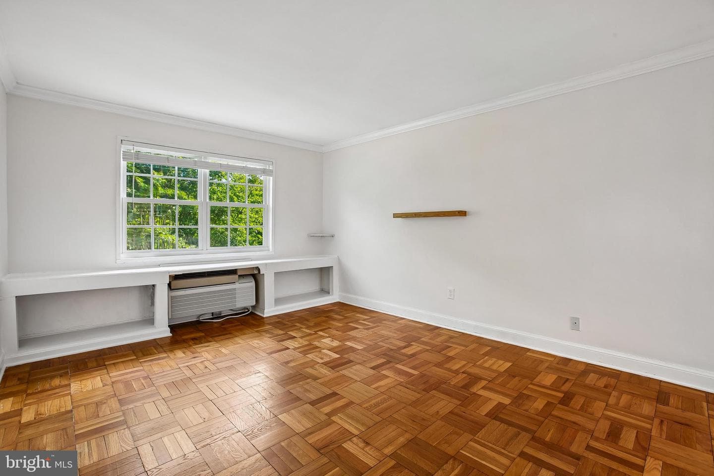 1702 W Abingdon Dr # 201 photo 28