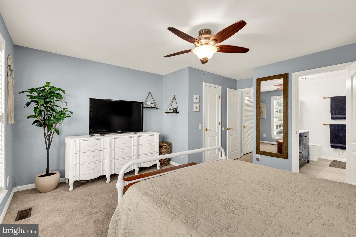 1737 Kingsgate Court photo 28