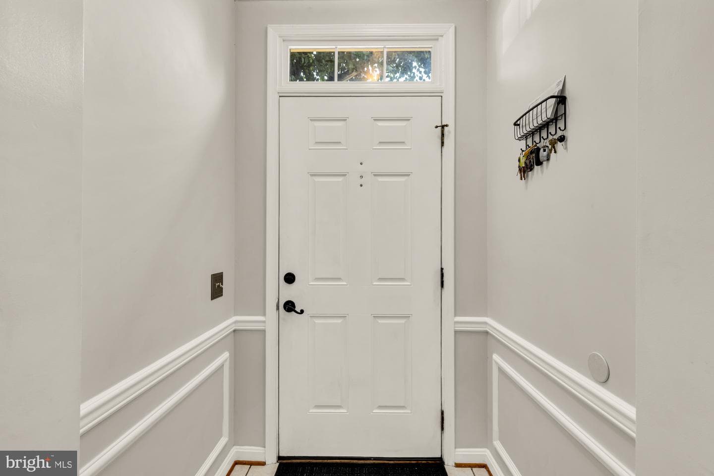 1737 Kingsgate Court photo 4