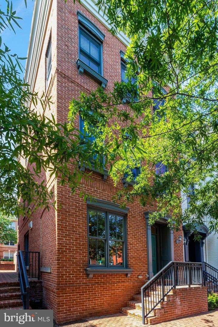 1322 Duke Street photo 2