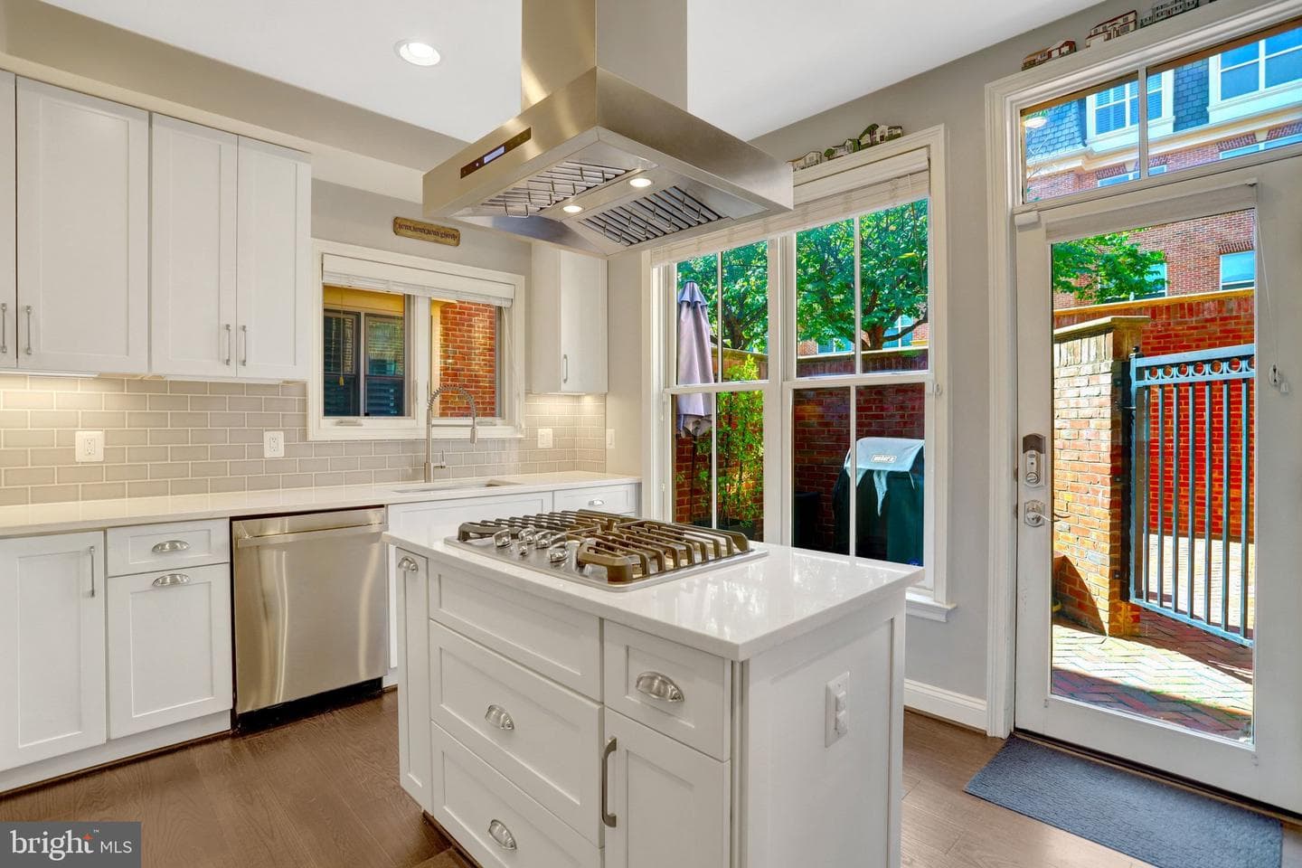 1322 Duke Street photo 6