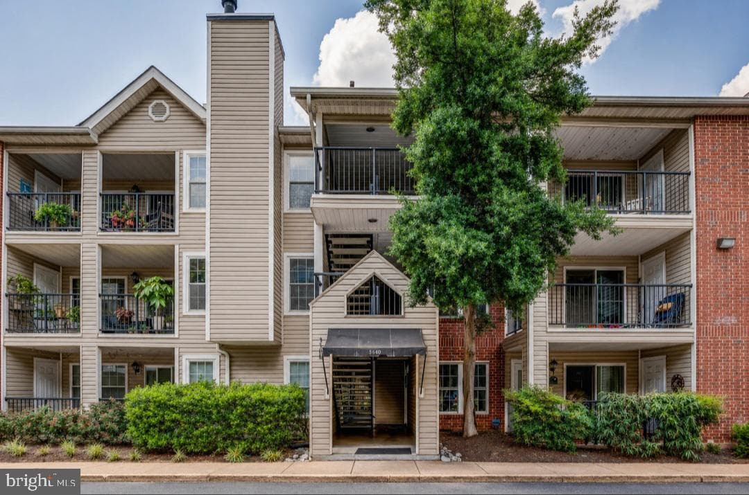 3308 Wyndham Circle #124, Alexandria