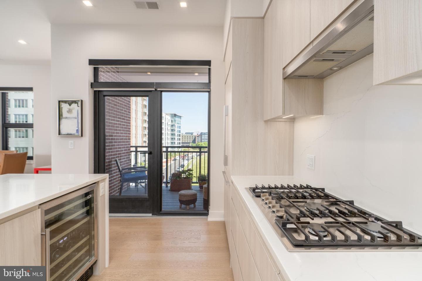 701 Swann Avenue #504 photo 3