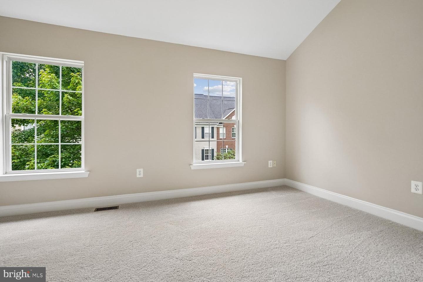 103 Meadows Lane photo 30