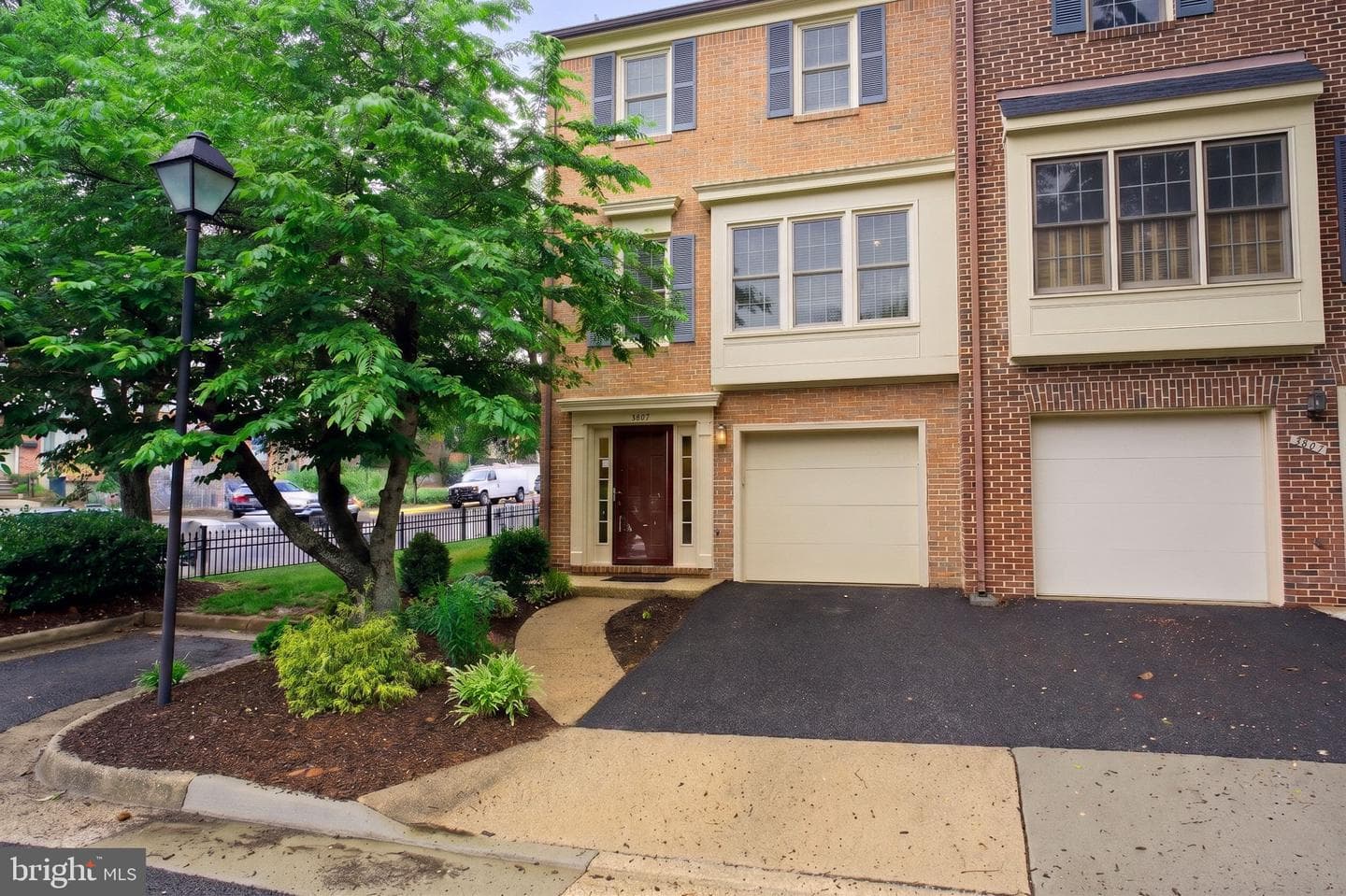 3807 Vermont Court photo 2