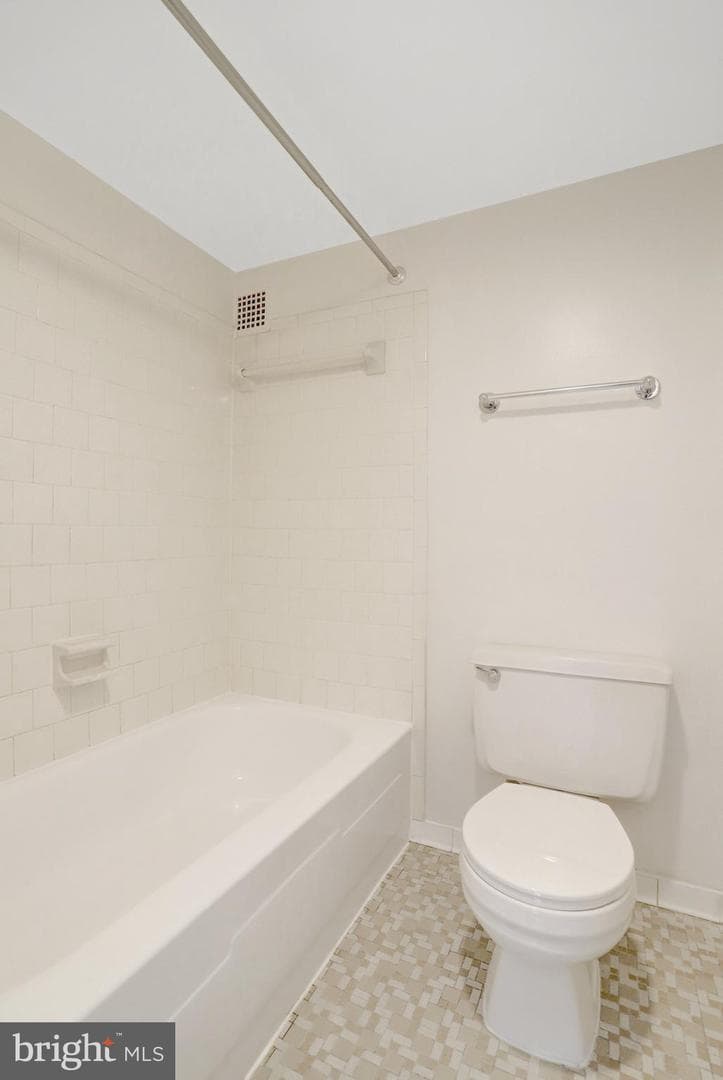 1225 Martha Custis Drive #403 photo 21