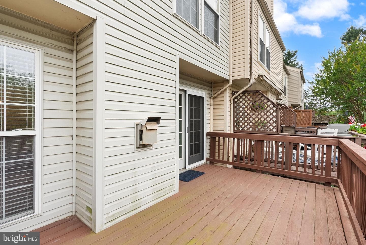 917 Rolfe Place photo 81