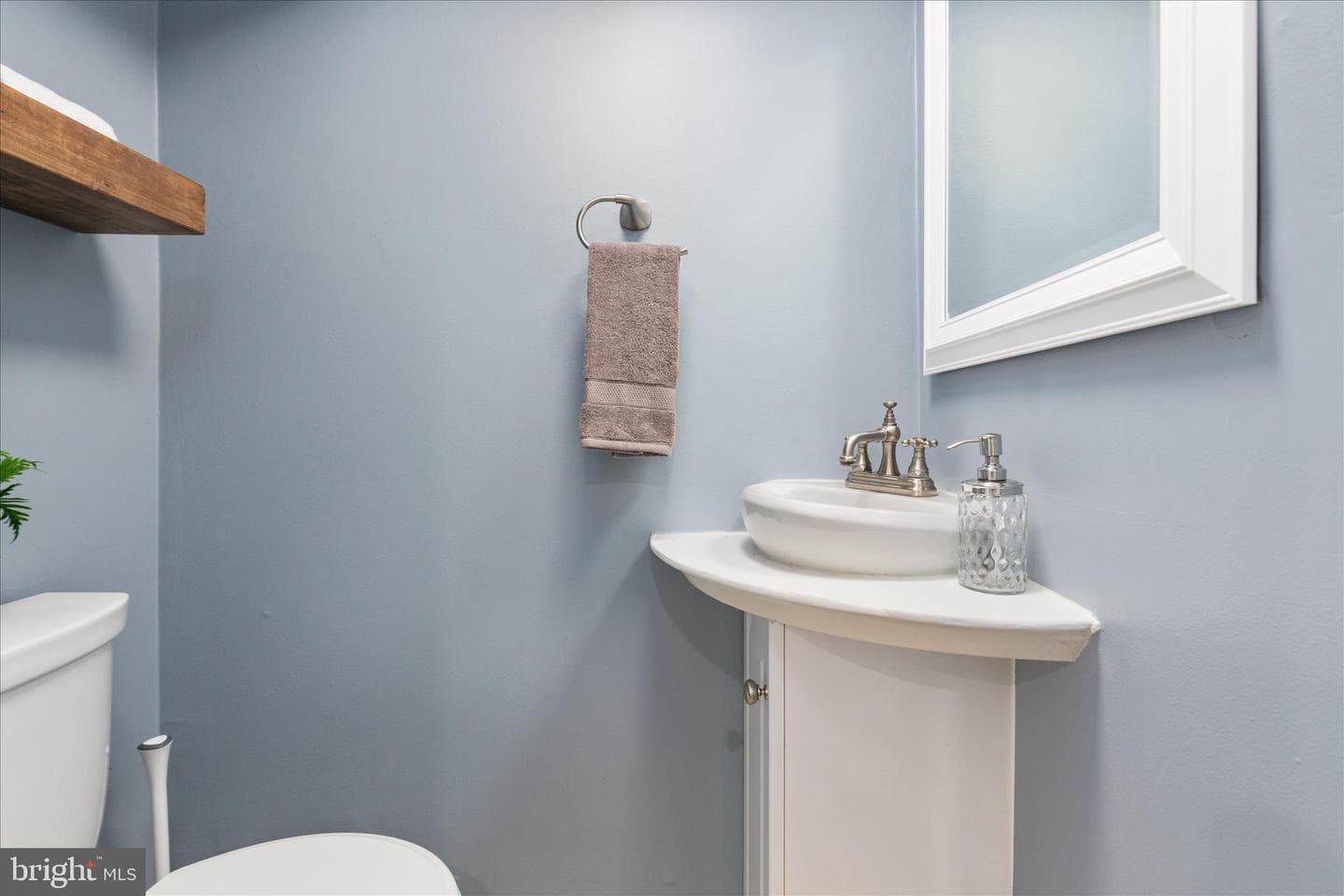 523 N Alfred Street photo 13