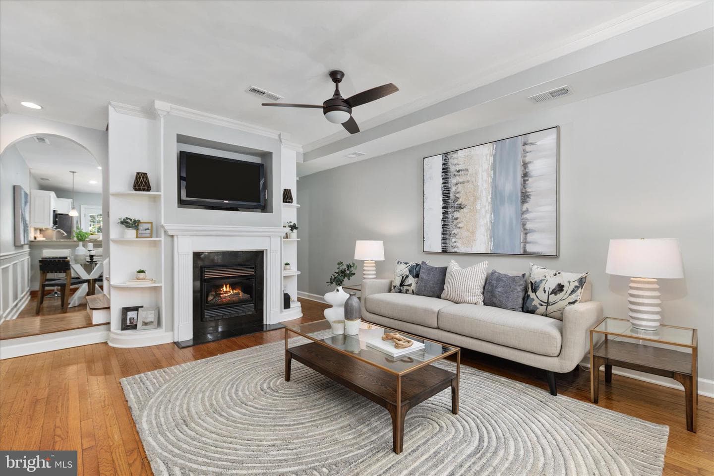 523 N Alfred Street photo 2
