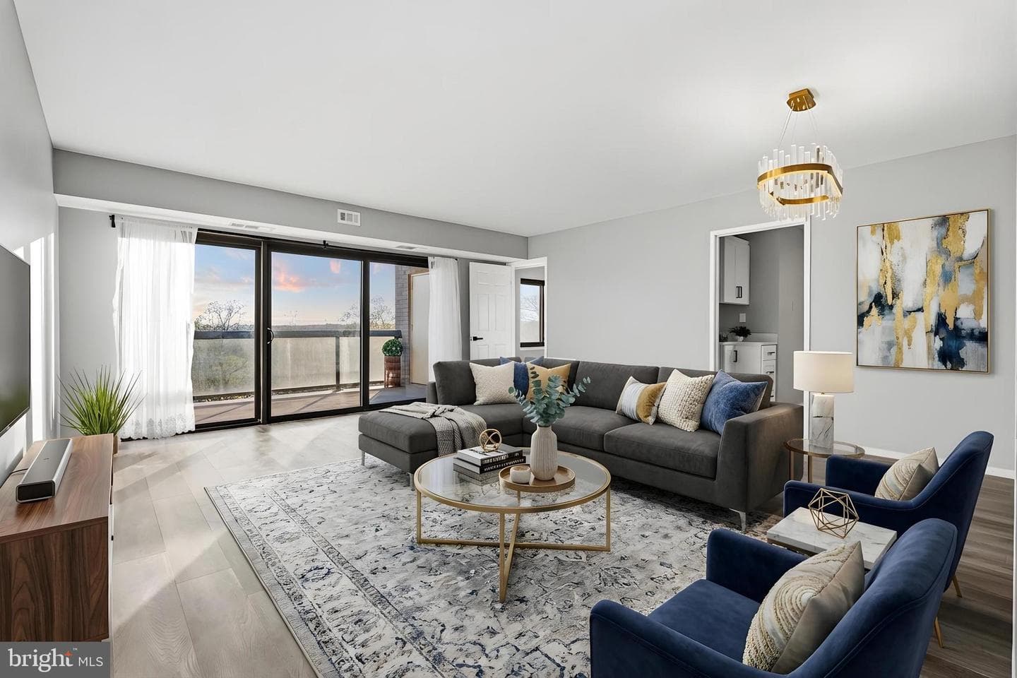307 Yoakum Parkway #706 photo 10