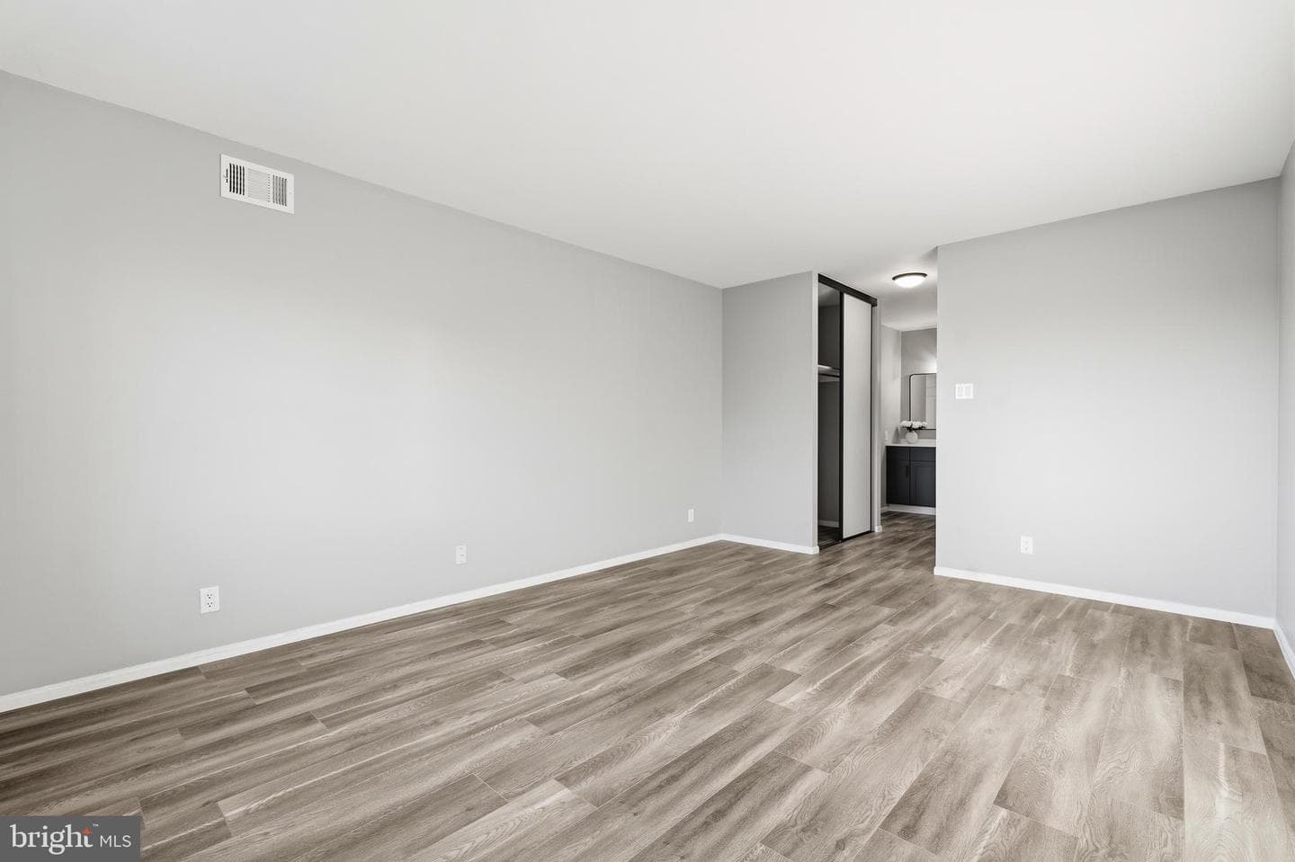 307 Yoakum Parkway #706 photo 25