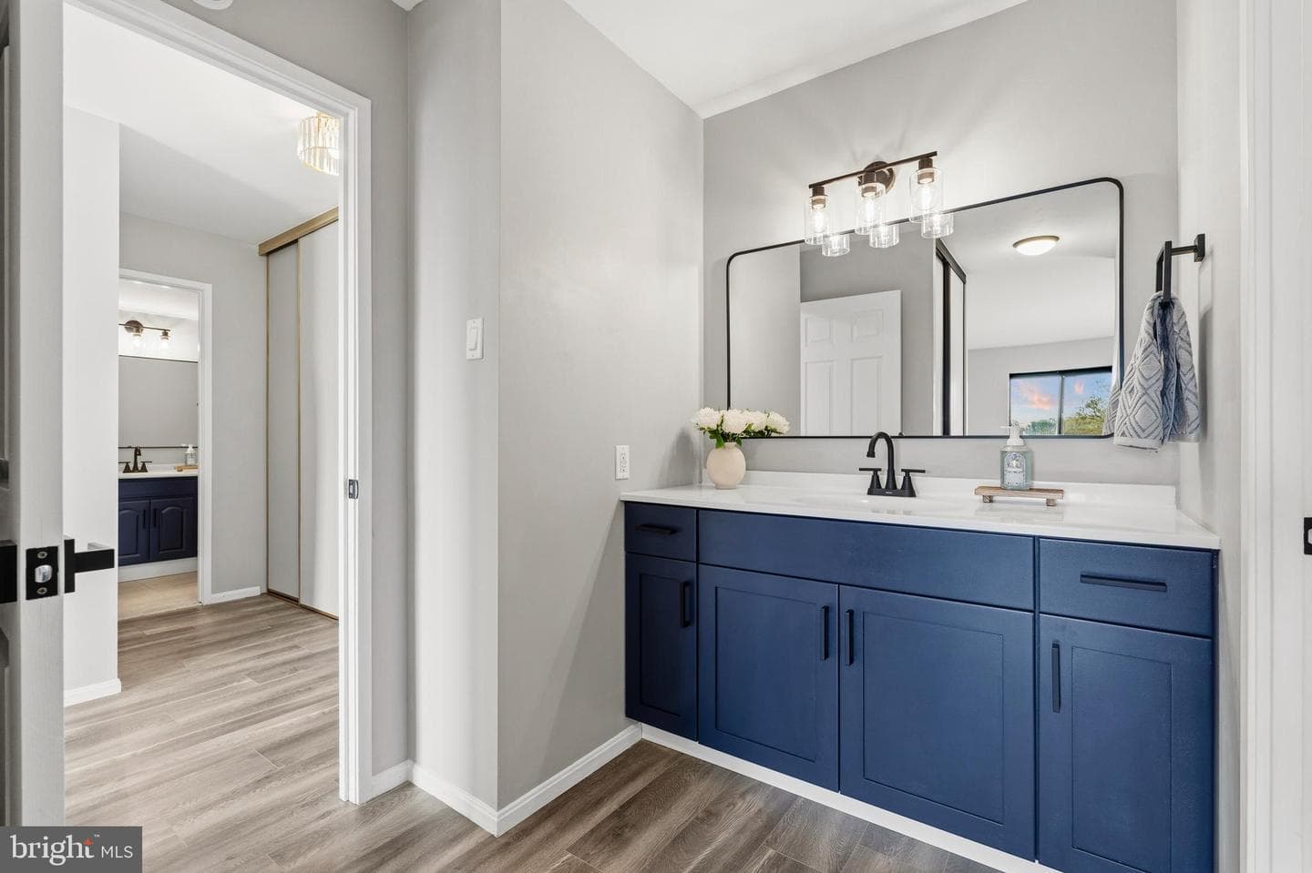 307 Yoakum Parkway #706 photo 29