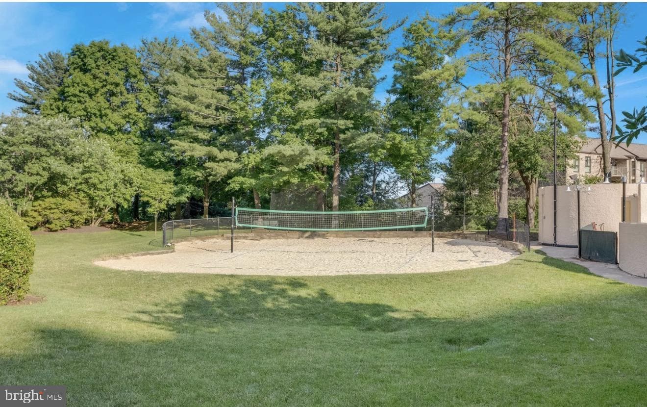 307 Yoakum Parkway #706 photo 39