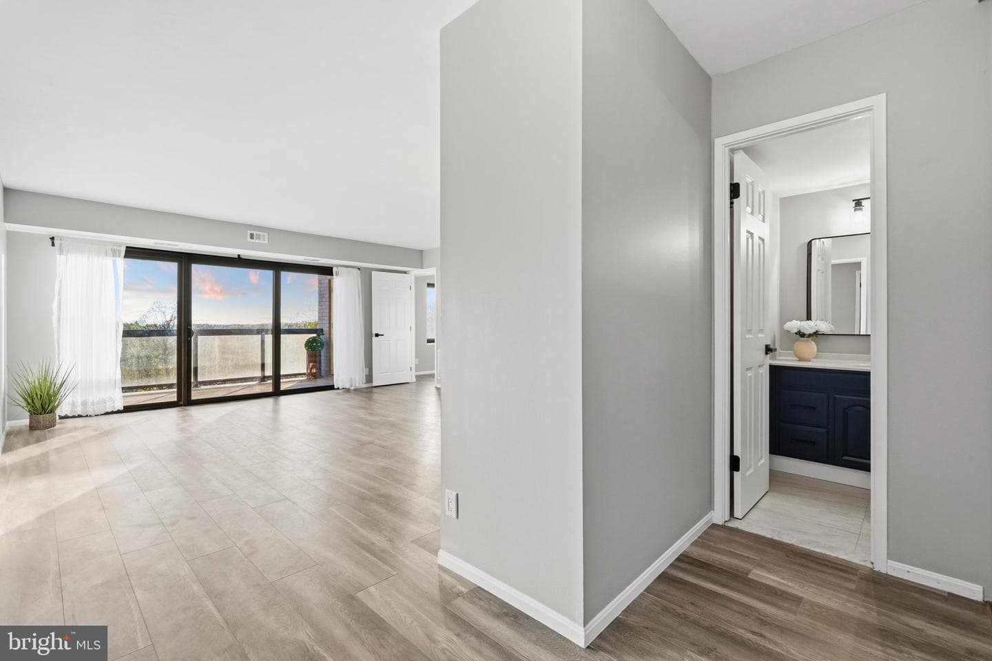 307 Yoakum Parkway #706 photo 7
