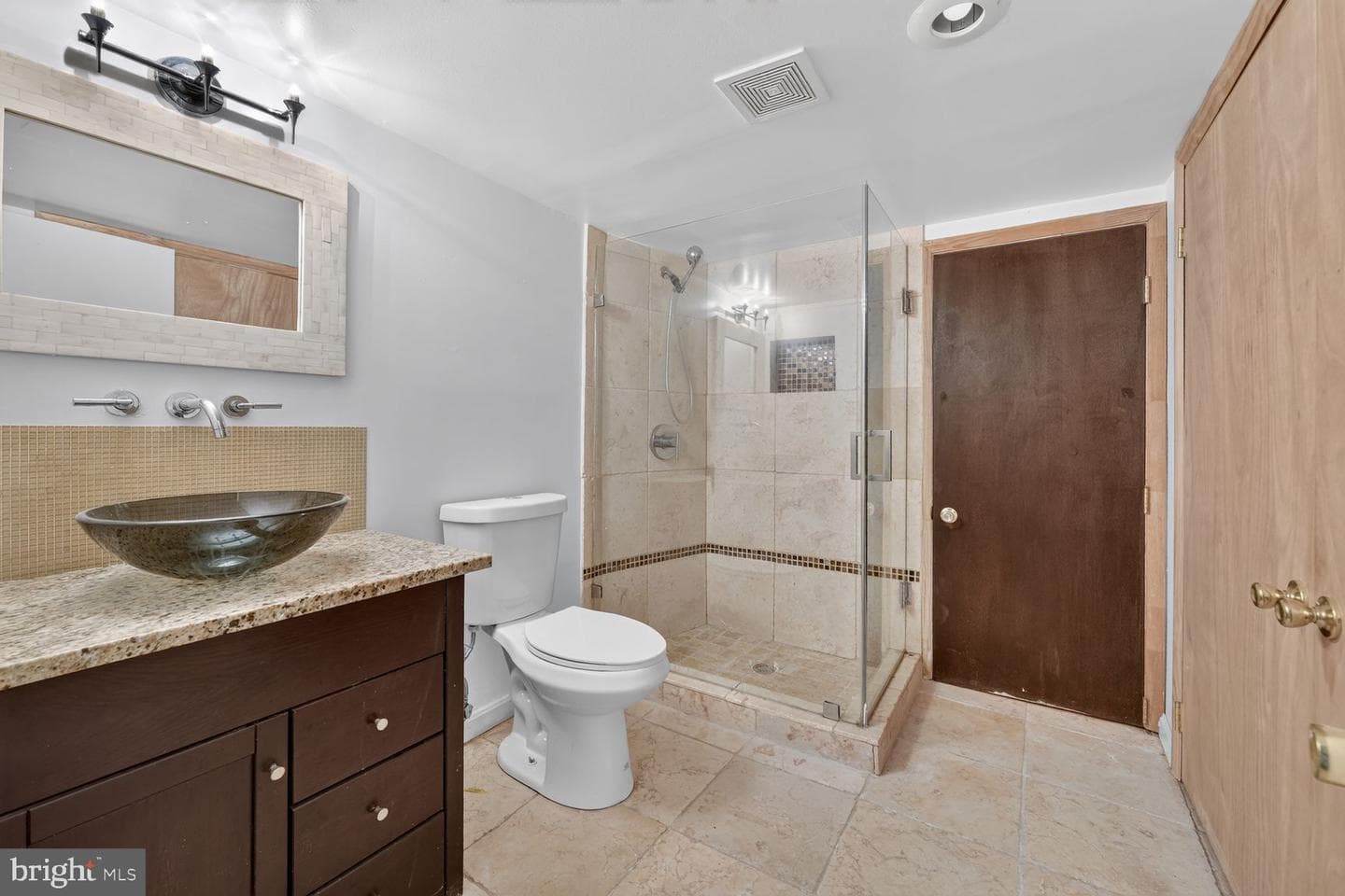 1204 Oronoco Street photo 10