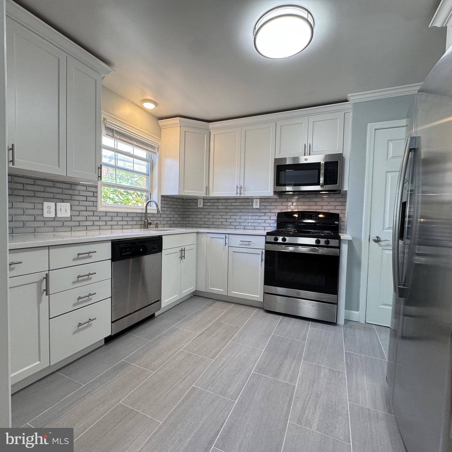 5313 Thayer Ave photo 4