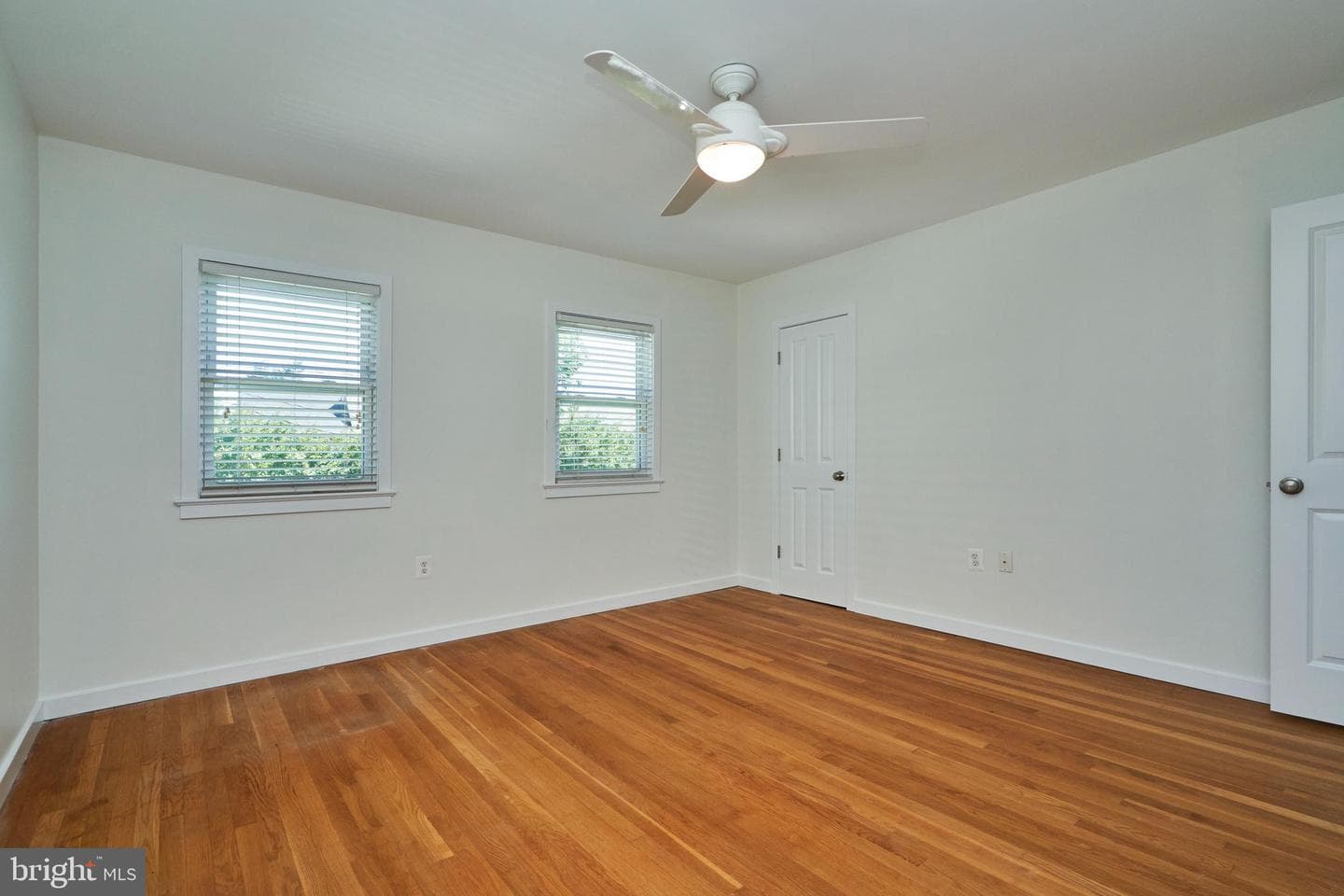 327 Laverne Avenue photo 22