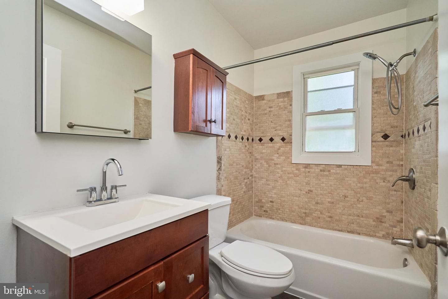 327 Laverne Avenue photo 25