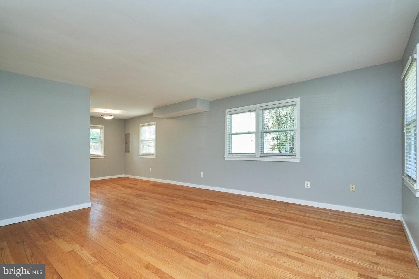 327 Laverne Avenue photo 6