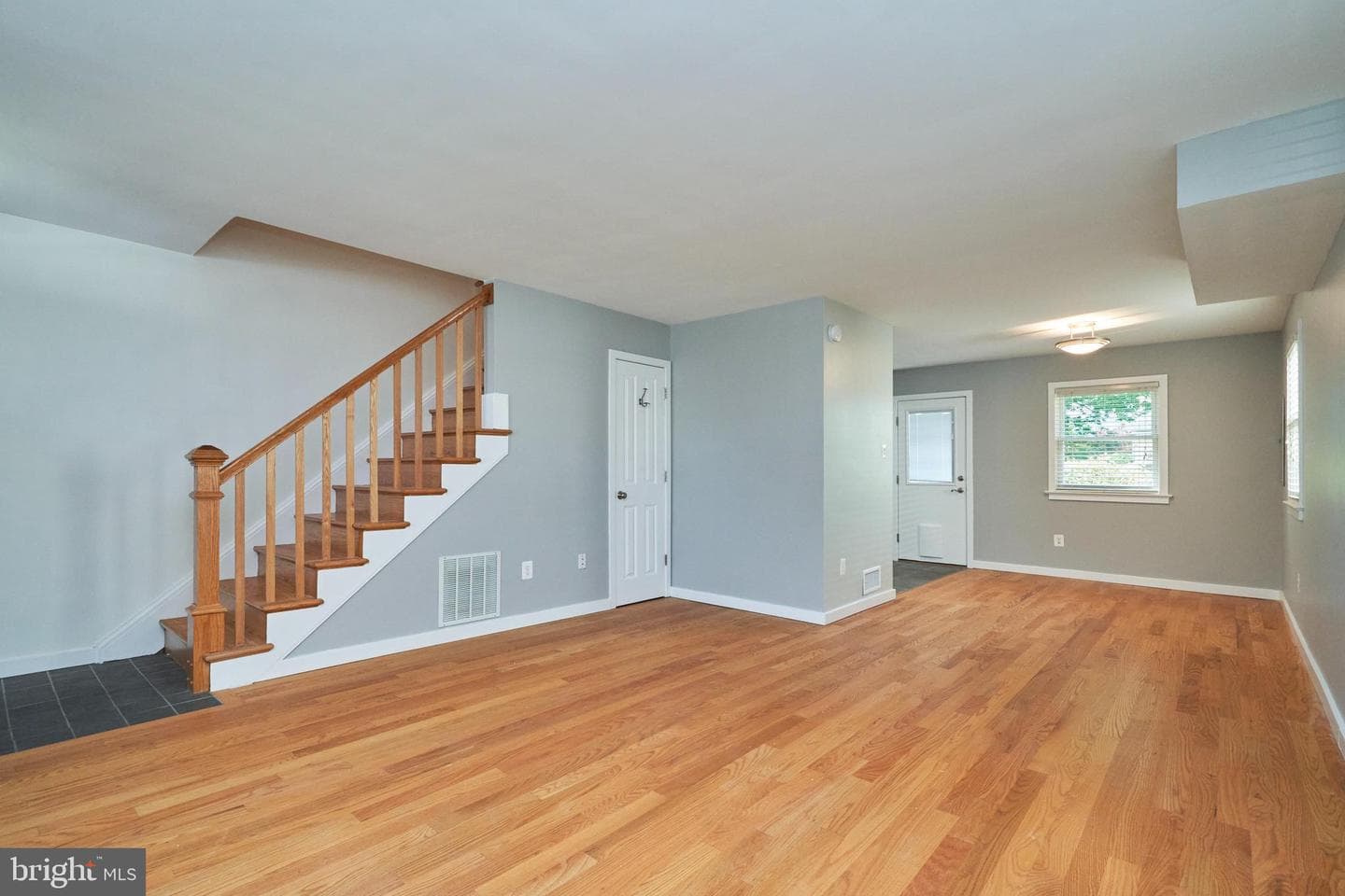 327 Laverne Avenue photo 7