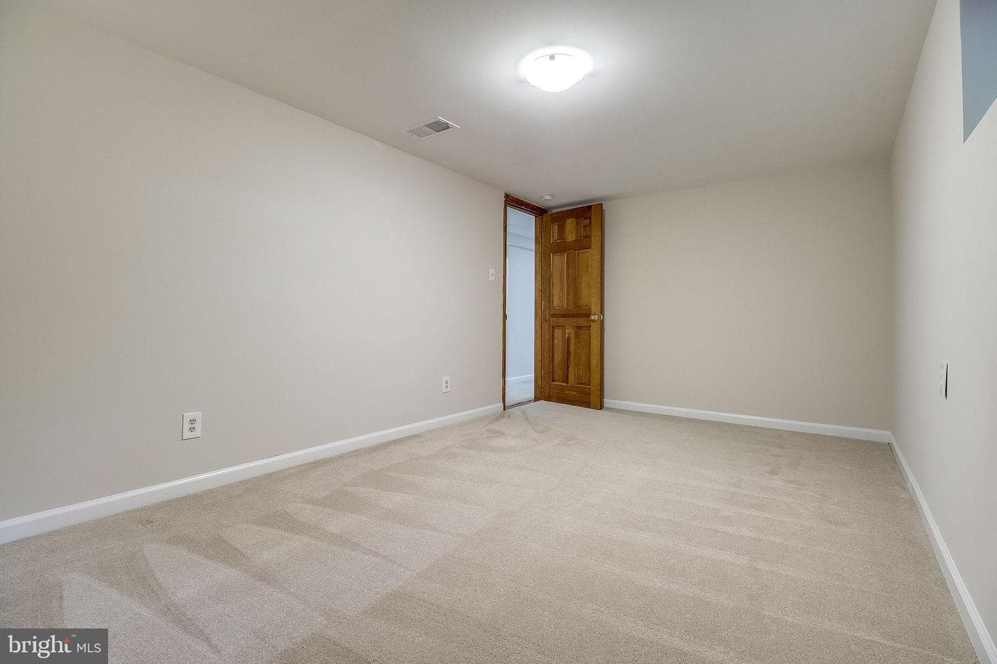 1108 Archer Court photo 37