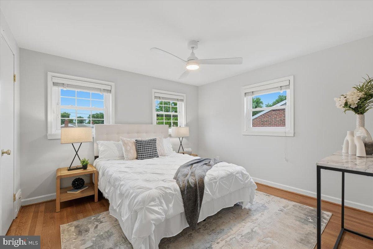115 S Iris Street photo 28