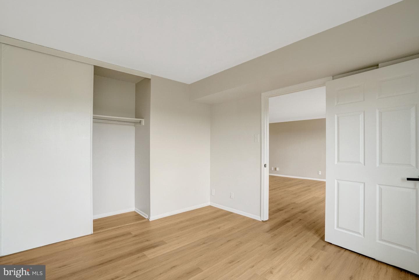 307 Yoakum Parkway #1406 photo 30