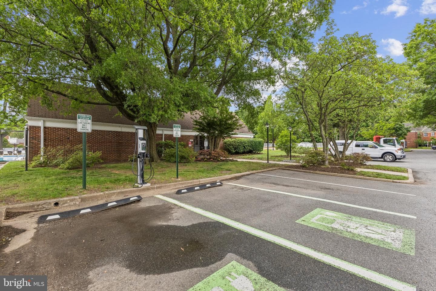1024 Valley Drive photo 18