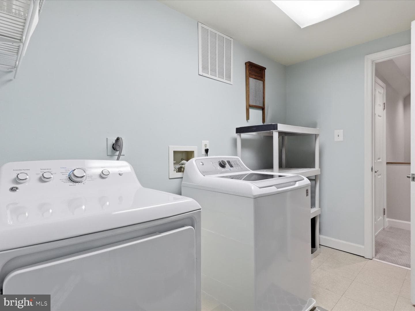 2712 Kenwood Avenue photo 36