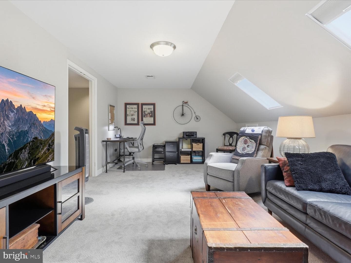 2712 Kenwood Avenue photo 39
