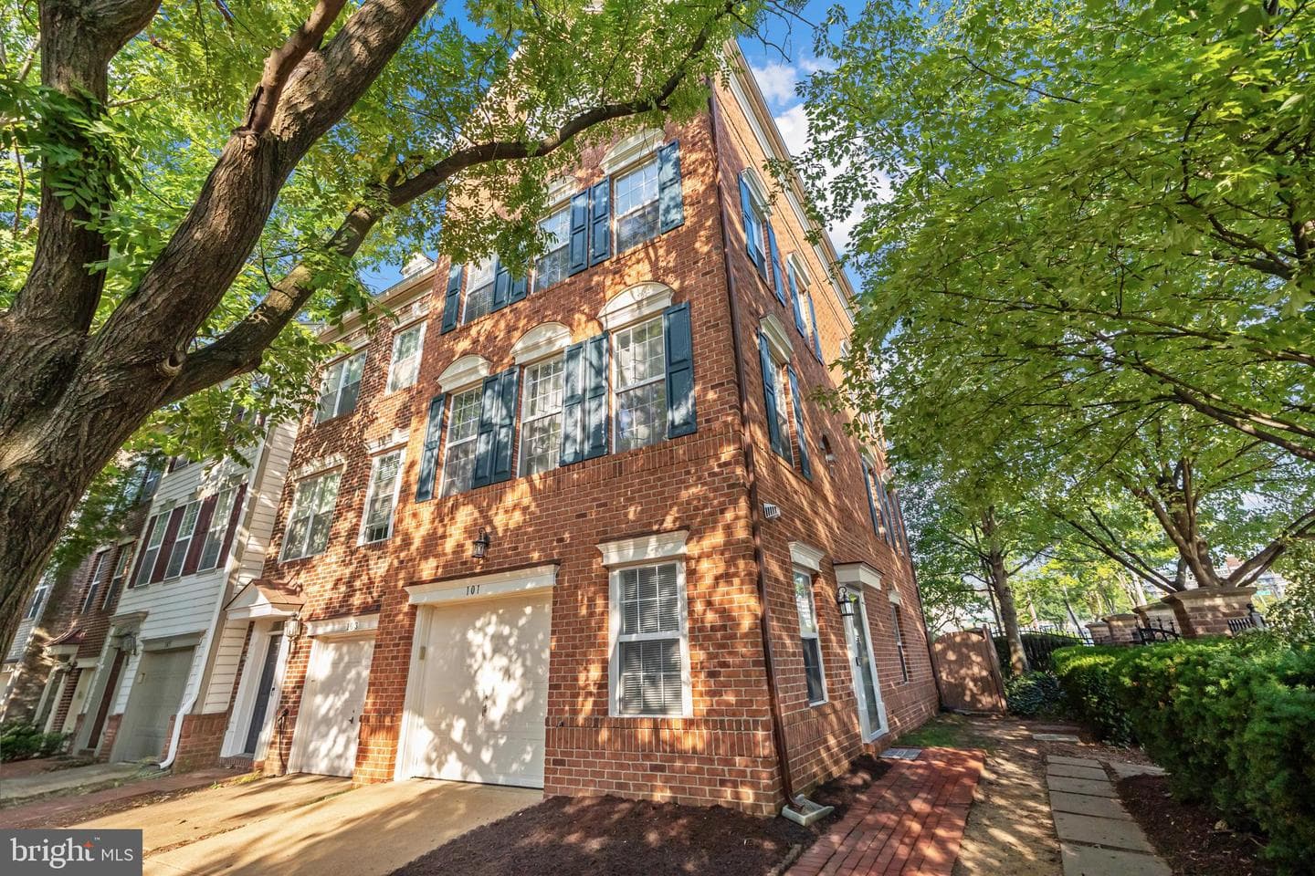 101 Martin Lane, Alexandria