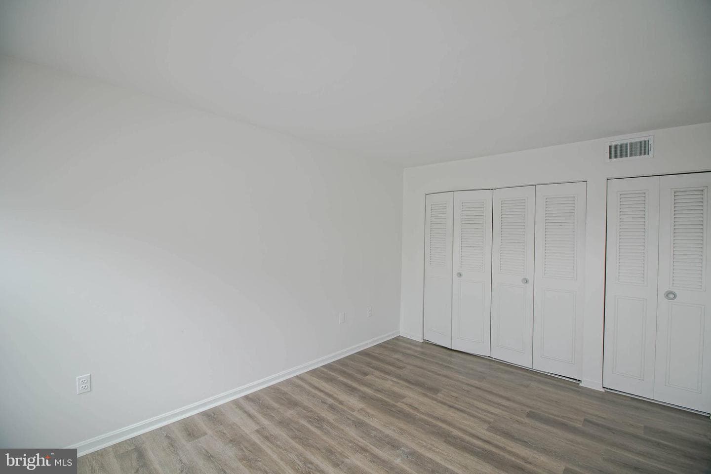 6 Canterbury Square #301 photo 18