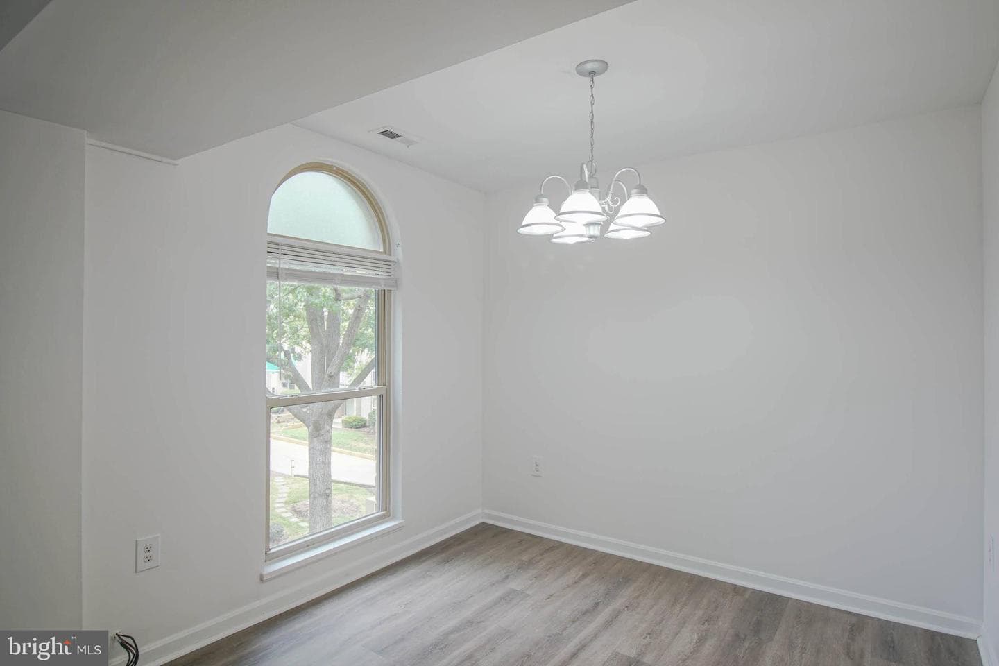6 Canterbury Square #301 photo 8