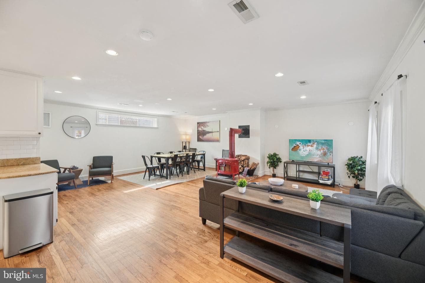 10 Irving Court photo 11