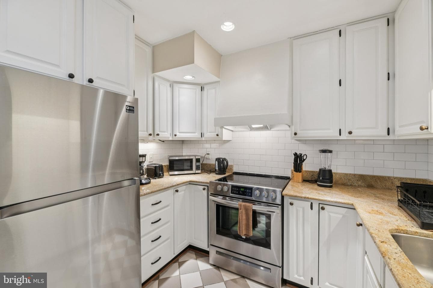 10 Irving Court photo 17