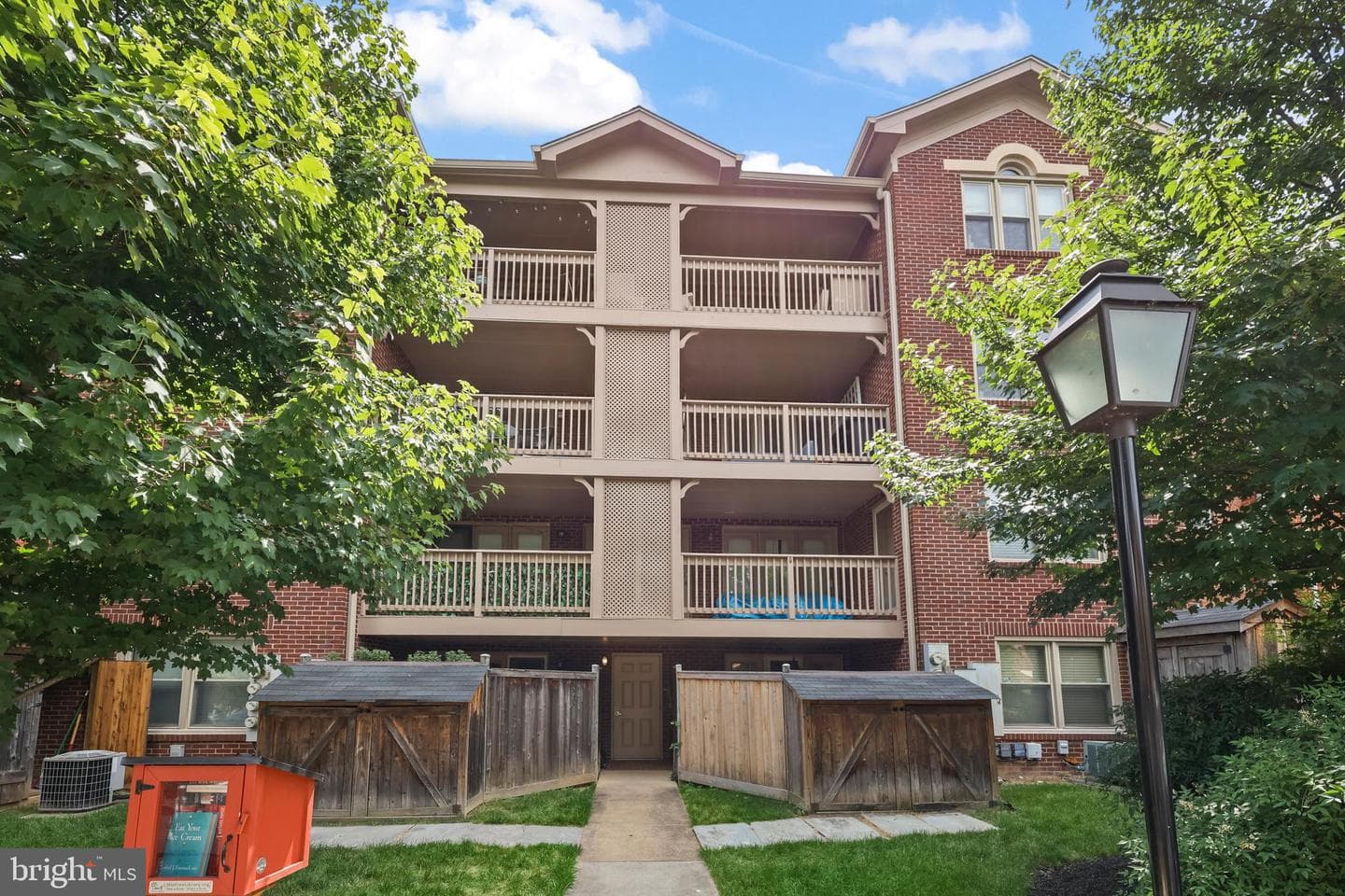 524 N West Street photo 24