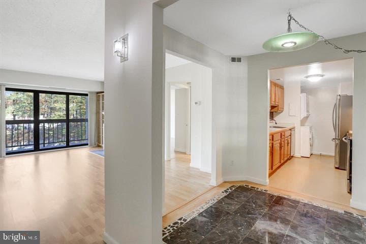 801 N Howard Street #568 photo 3