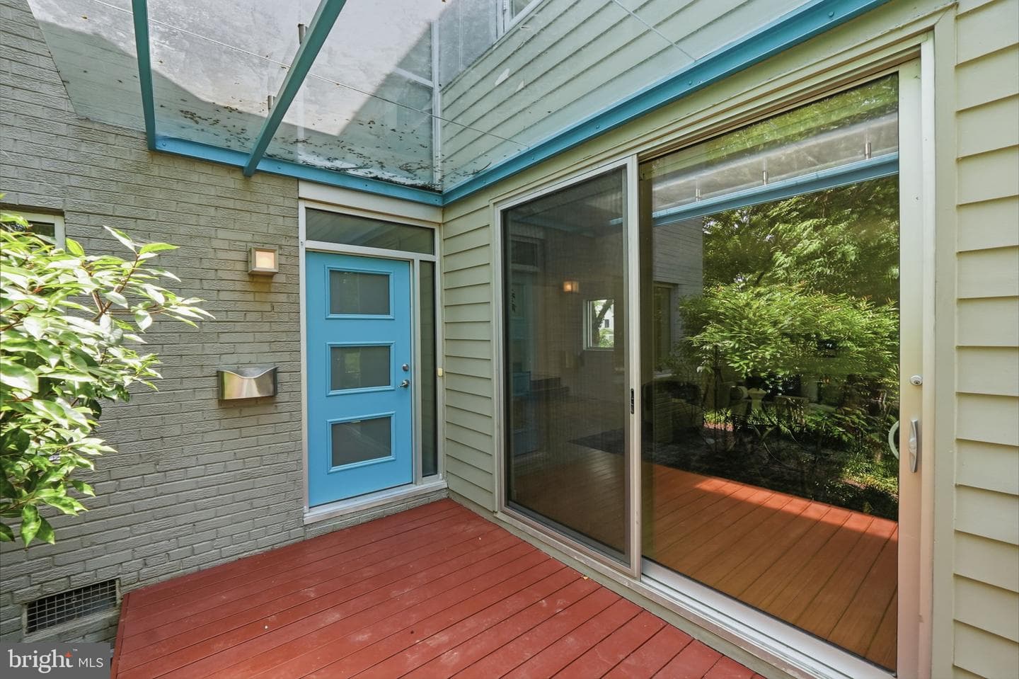 213 E Raymond Avenue photo 34