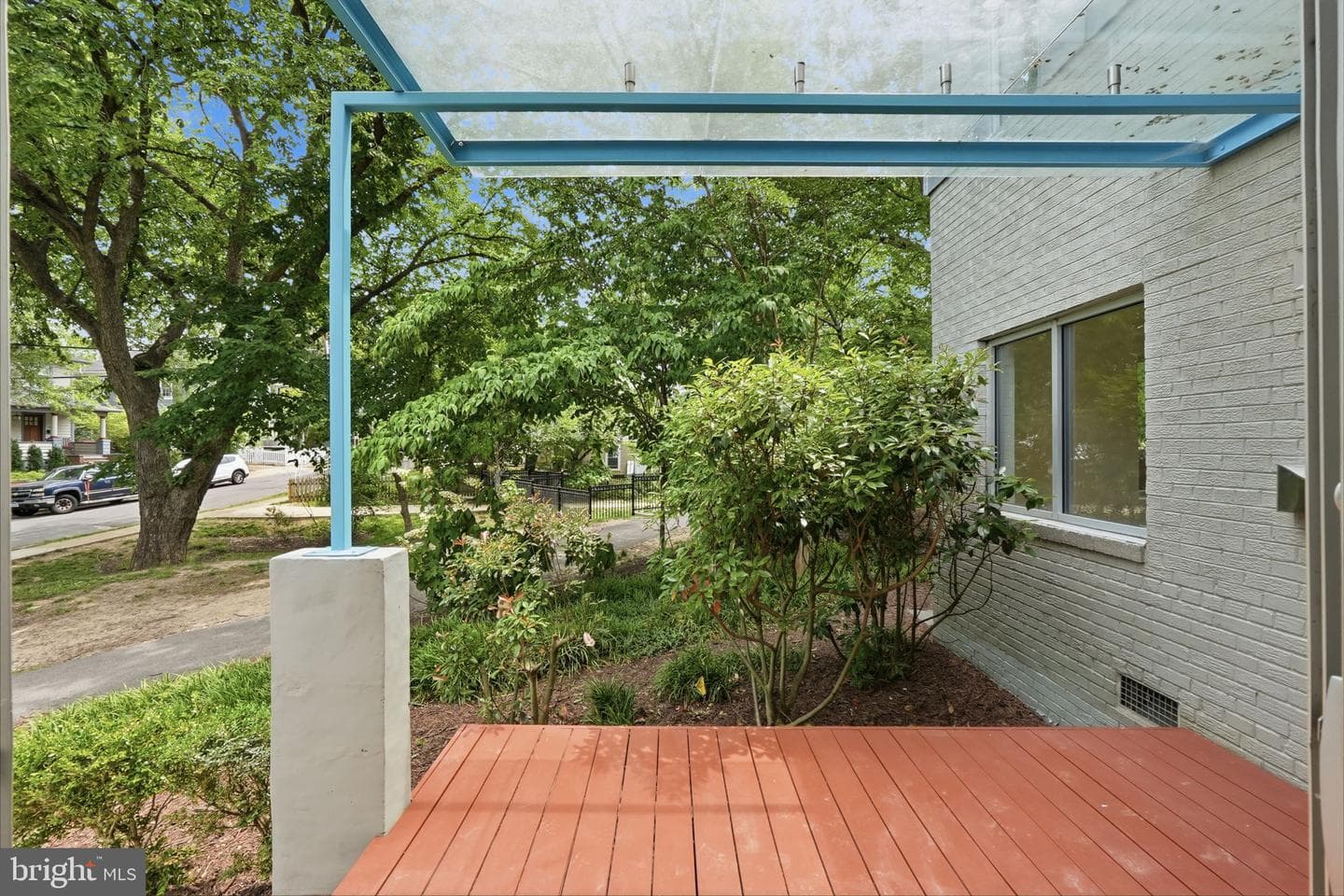 213 E Raymond Avenue photo 35
