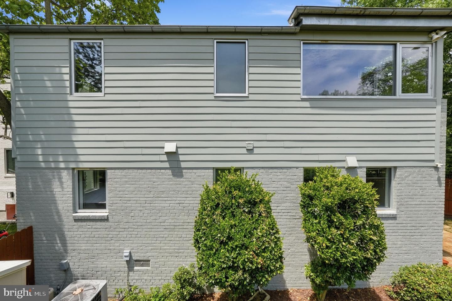 213 E Raymond Avenue photo 36
