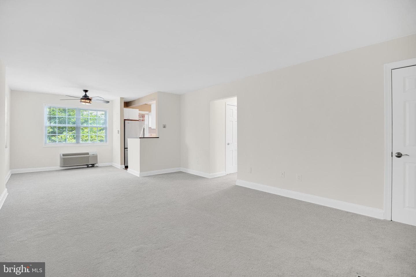 1700 W Abingdon Drive #203 photo 4