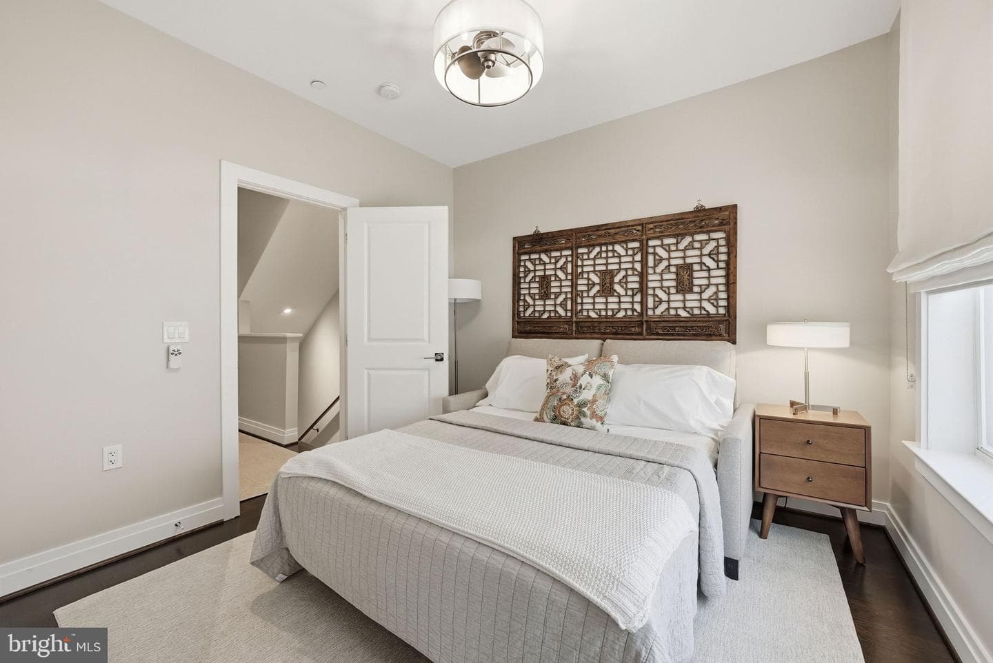 223 Montgomery photo 24