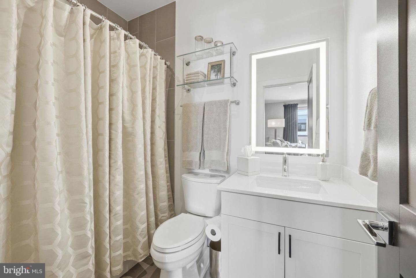 223 Montgomery photo 29